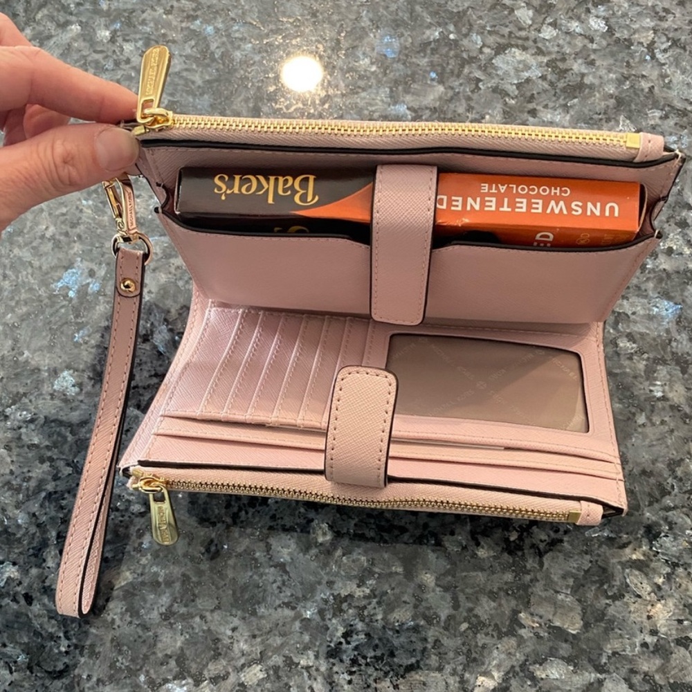 Michael Kors leather smartphone wallet - Picture 14 of 16